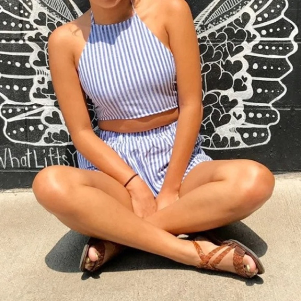 Outfit - Picture 2 of 3